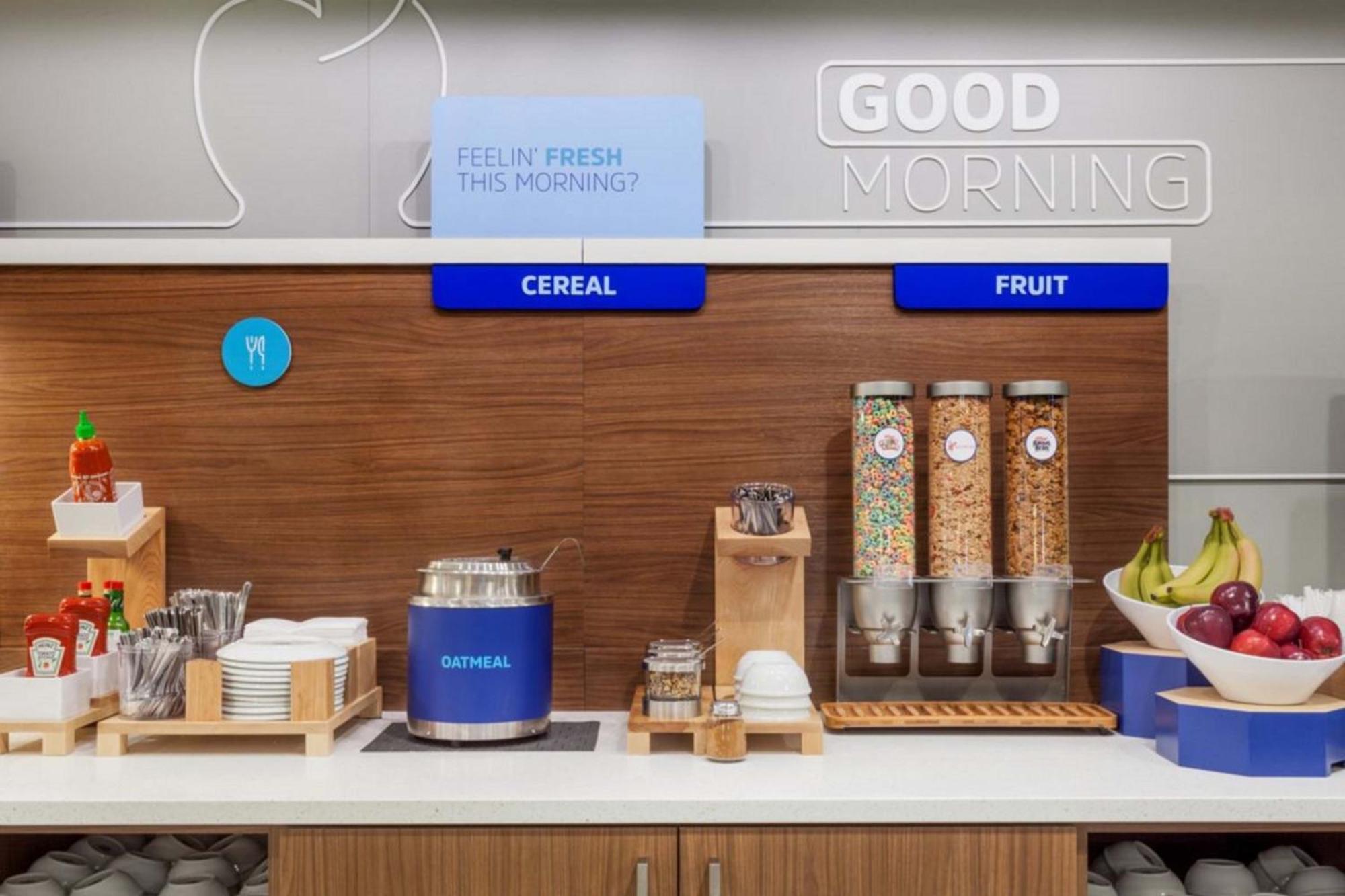 Holiday Inn Express Hotel & Suites Auburn Hills By Ihg Buitenkant foto