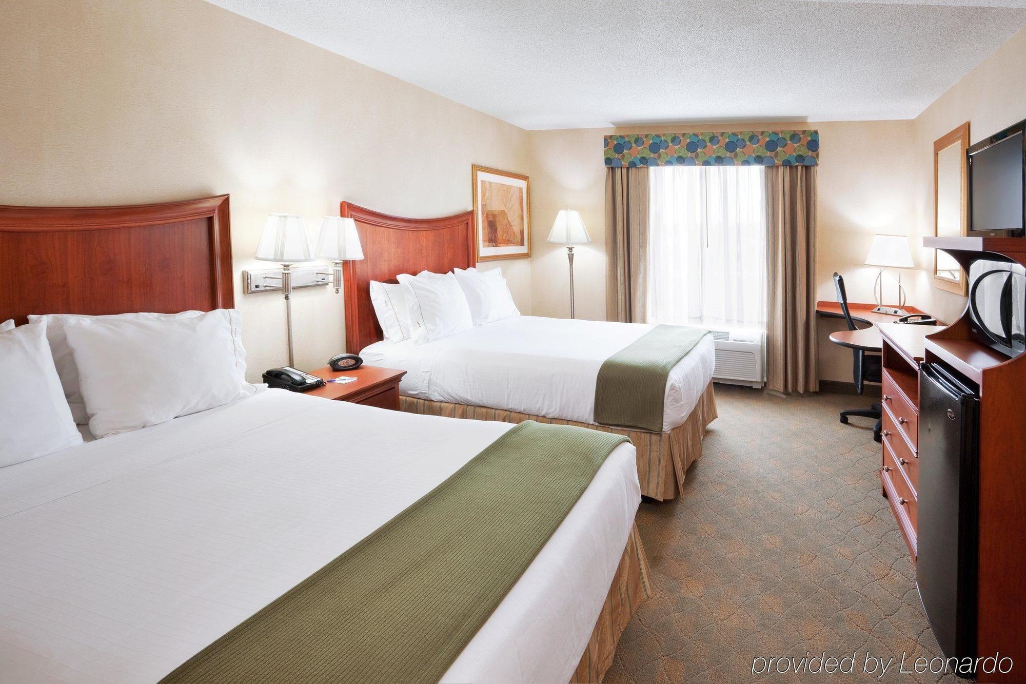 Holiday Inn Express Hotel & Suites Auburn Hills By Ihg Buitenkant foto