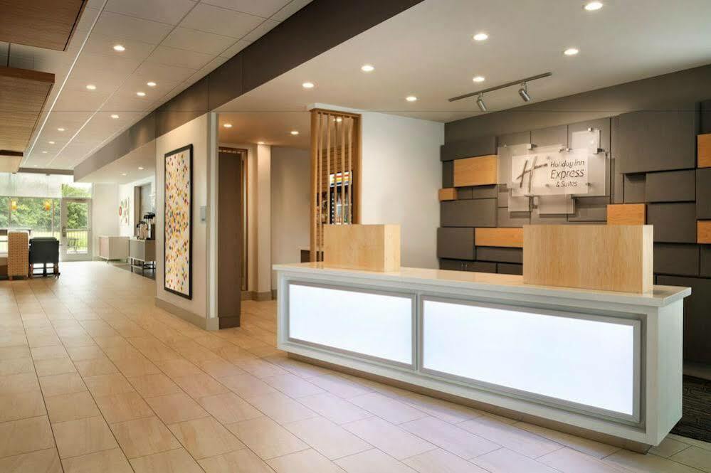 Holiday Inn Express Hotel & Suites Auburn Hills By Ihg Buitenkant foto